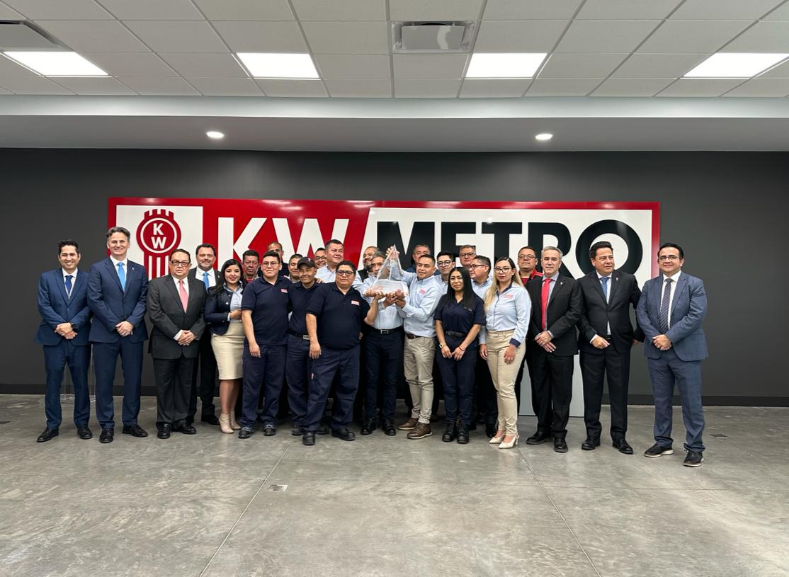 Kenworth Metropolitanos recibe galardón al Concesionario del Año