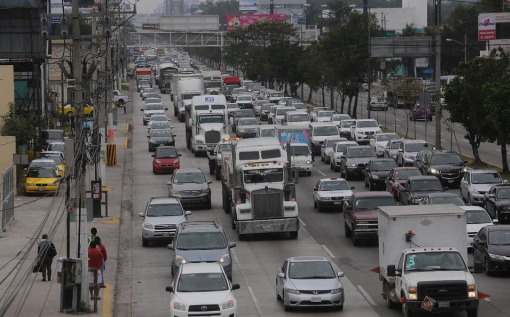 Transporte de carga libra el hoy no circula