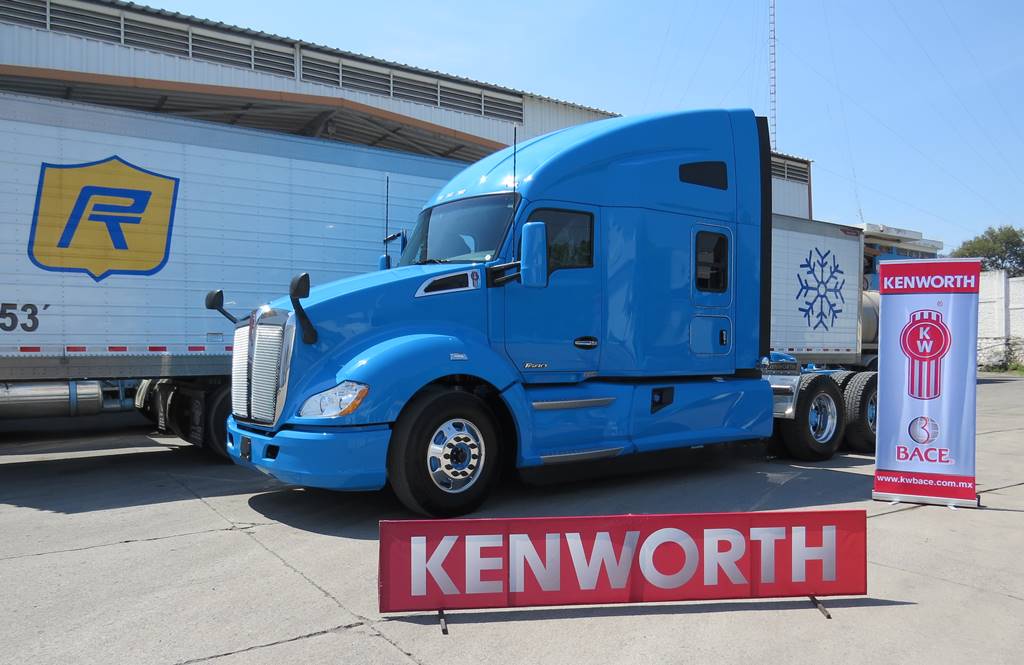 Royal transport recibe t680 de kenworth