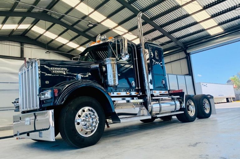 Kenworth W900