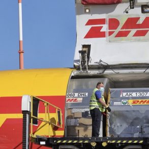 DHL vacunas