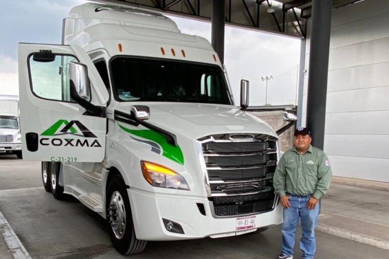 COXMA Cascadia DD16