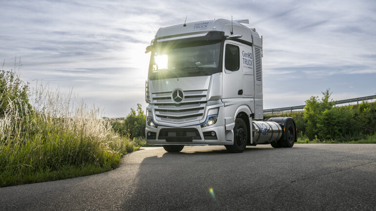 Daimler Truck prueba camión de pila de combustible con hidrógeno líquido
