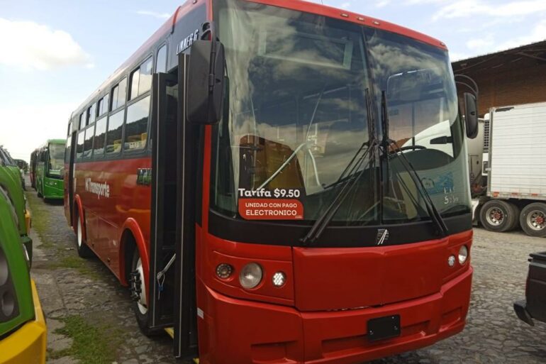 Alianza de Camioneros de Jalisco compra autobuses DINA Linner G