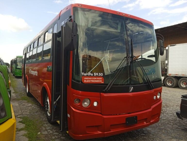 Alianza de Camioneros de Jalisco compra autobuses DINA Linner G