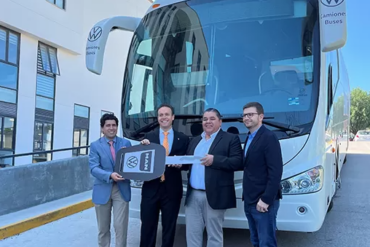 Alumnos de la Anáhuac se transportará en autobús MAN