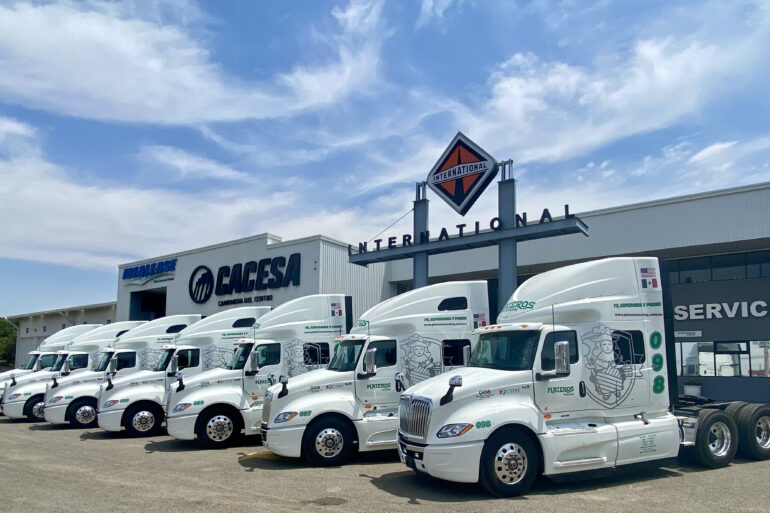 Plateros Trucking fideliza relación comercial con Navistar México