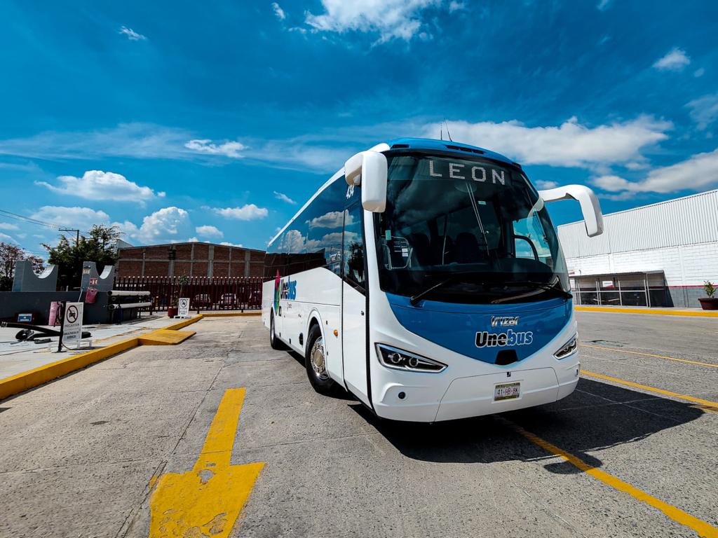 Scania entrega autobuses a Grupo Flecha Amarilla