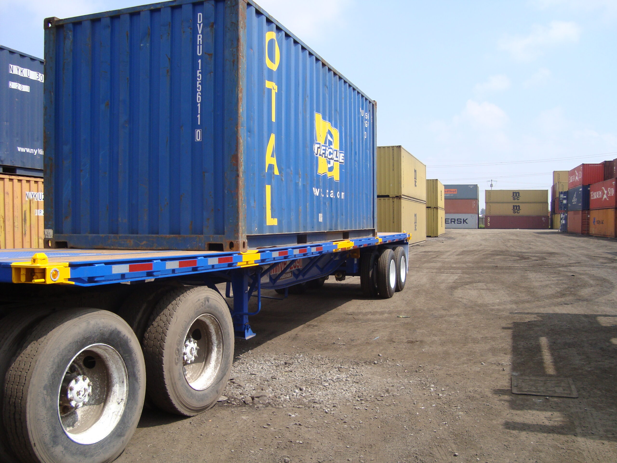 Fruehauf suma cuatro mil plataformas High Cube producidas