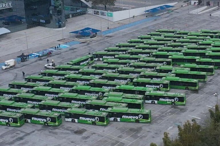 FOTON pone en marcha primeros 142 autobuses AUV en N.L.