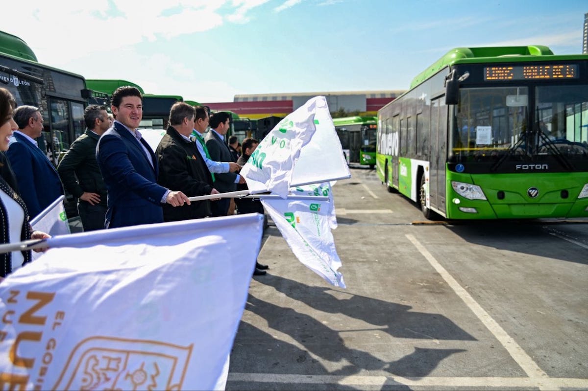 FOTON pone en marcha primeros 142 autobuses AUV en N.L.