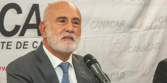 Senado reconoce a presidente de la CANACAR