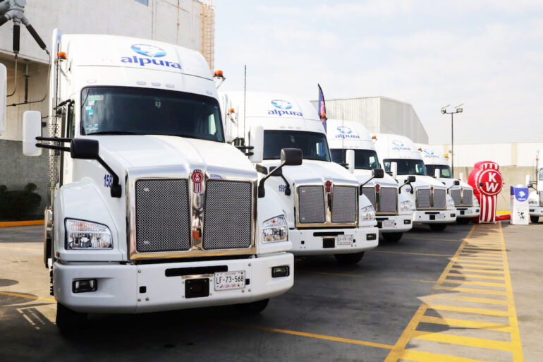 Grupo Alpura adquirió 18 unidades Kenworth T880