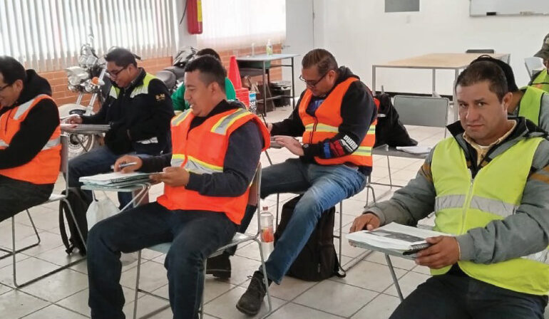 CECATI 37 y CANACAR capacitan a operadores de autotransporte