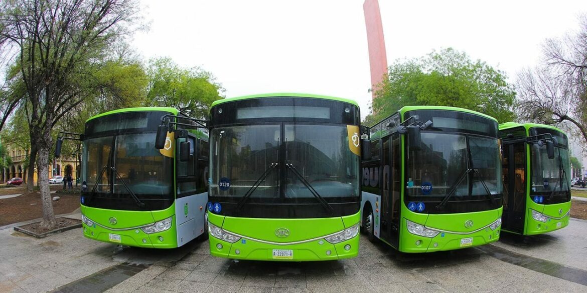 Transregio recibe 25 autobuses para transporte urbano en Monterrey