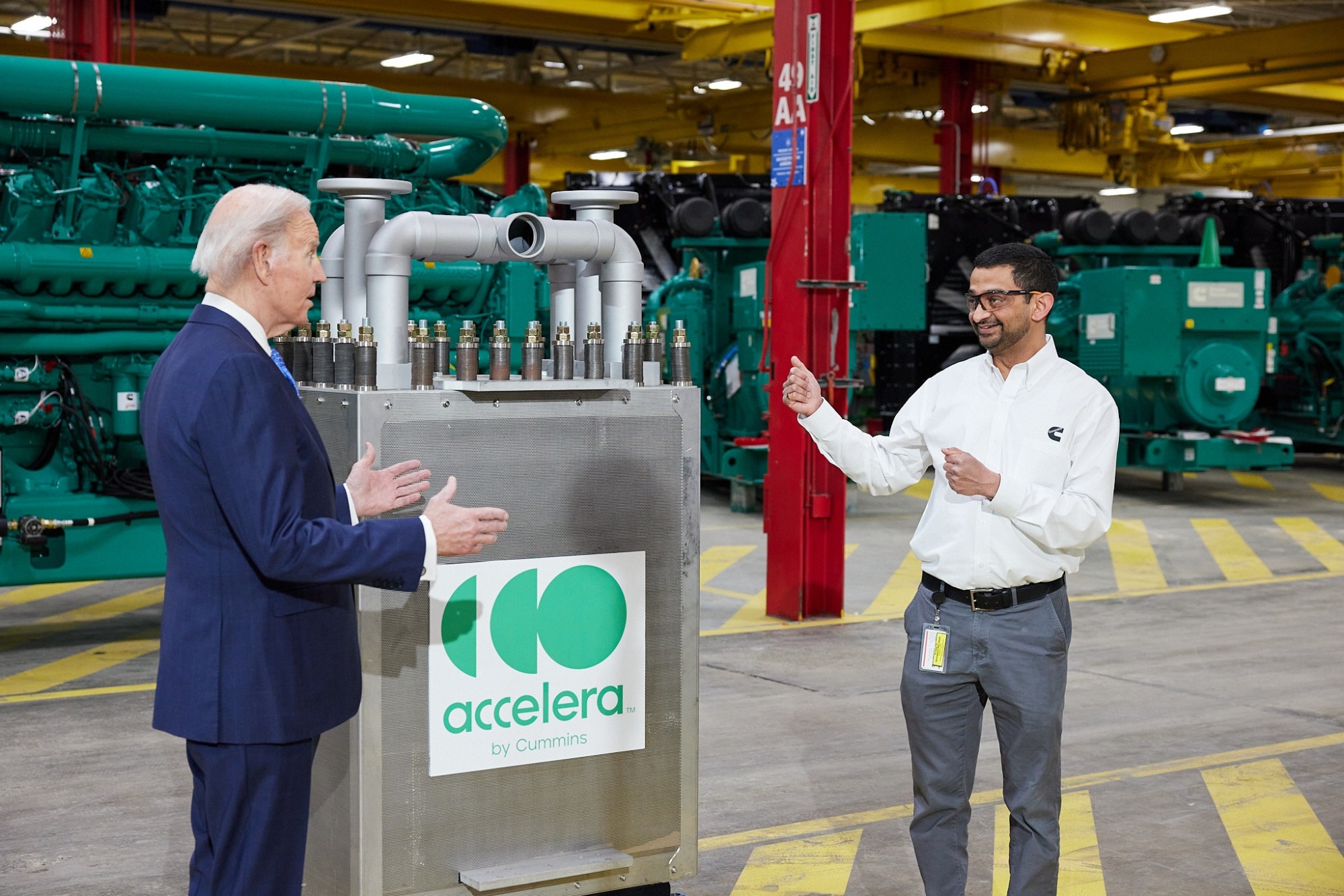 Joe Biden visita planta Cummins en Fridley, Minnesota 