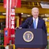 Joe Biden visita planta Cummins en Fridley, Minnesota