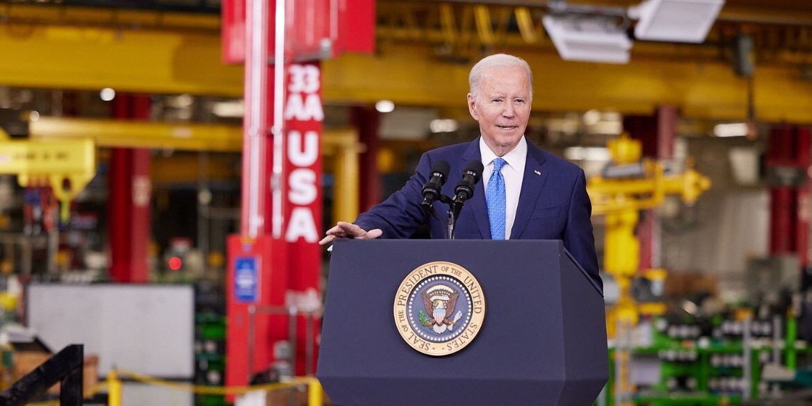 Joe Biden visita planta Cummins en Fridley, Minnesota