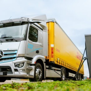 DHL Freight probó camión eléctrico Mercedes-Benz eActros 300 Tractor