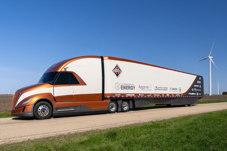 Navistar camina hacia la electrificación con International SuperTruck II