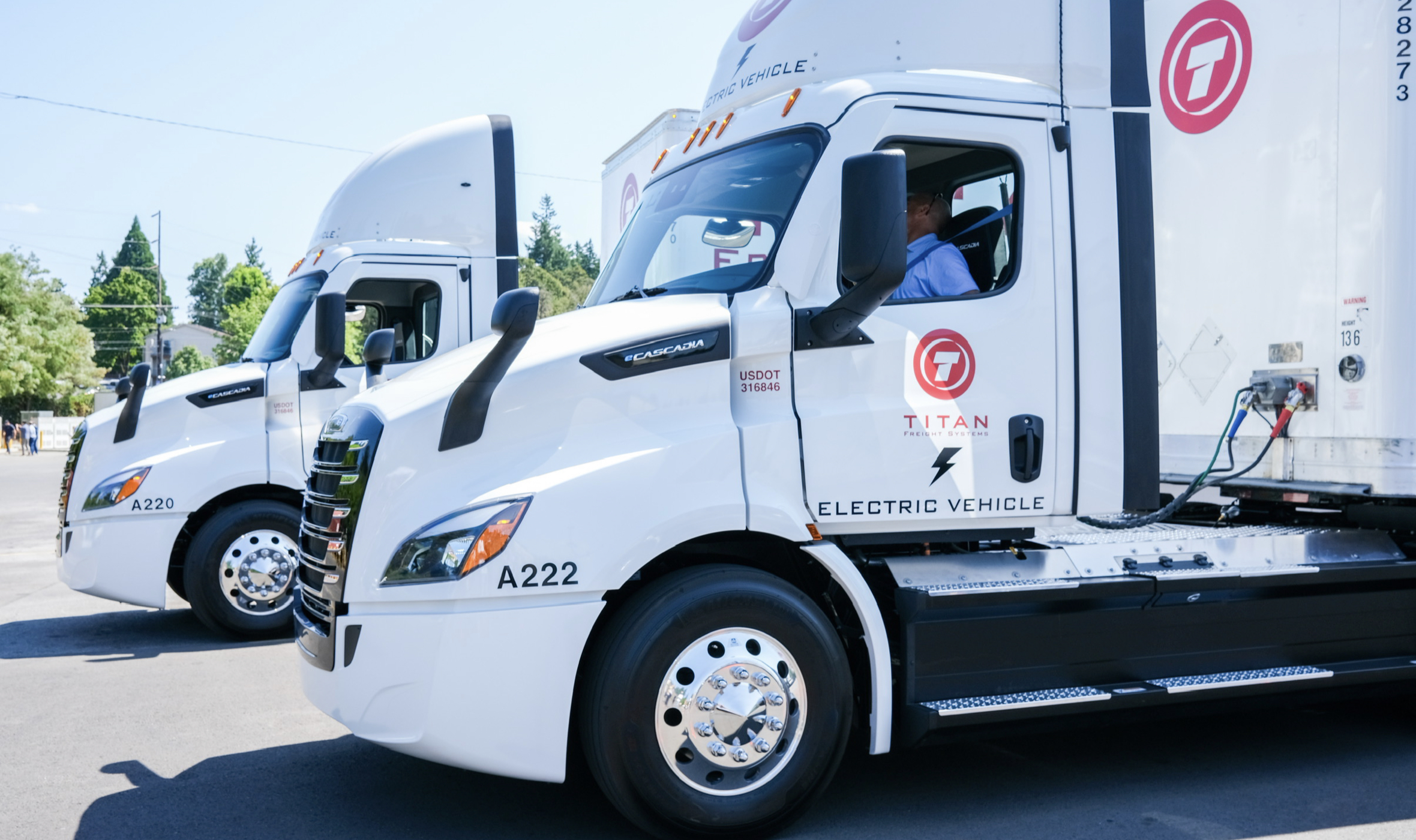 Daimler Truck presente en transición a camiones cero emisiones de TITAN Freight Systems