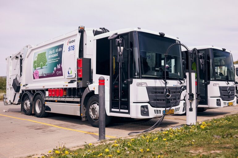 Mercedes-Benz eEconic limpia la segunda ciudad más grande de Dinamarca