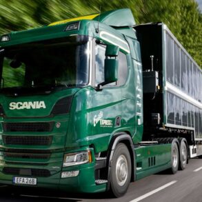 Scania paneles solares