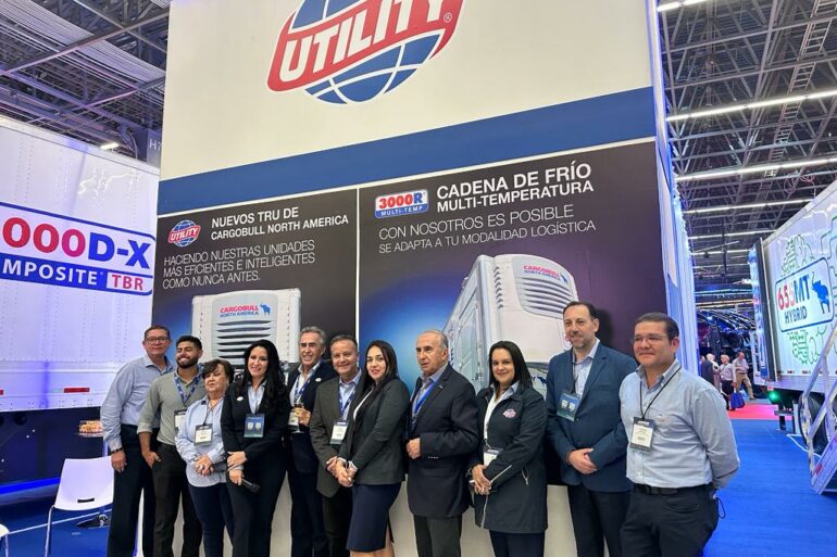 Equipo de Utility Trailers México en Expo Transporte 2023