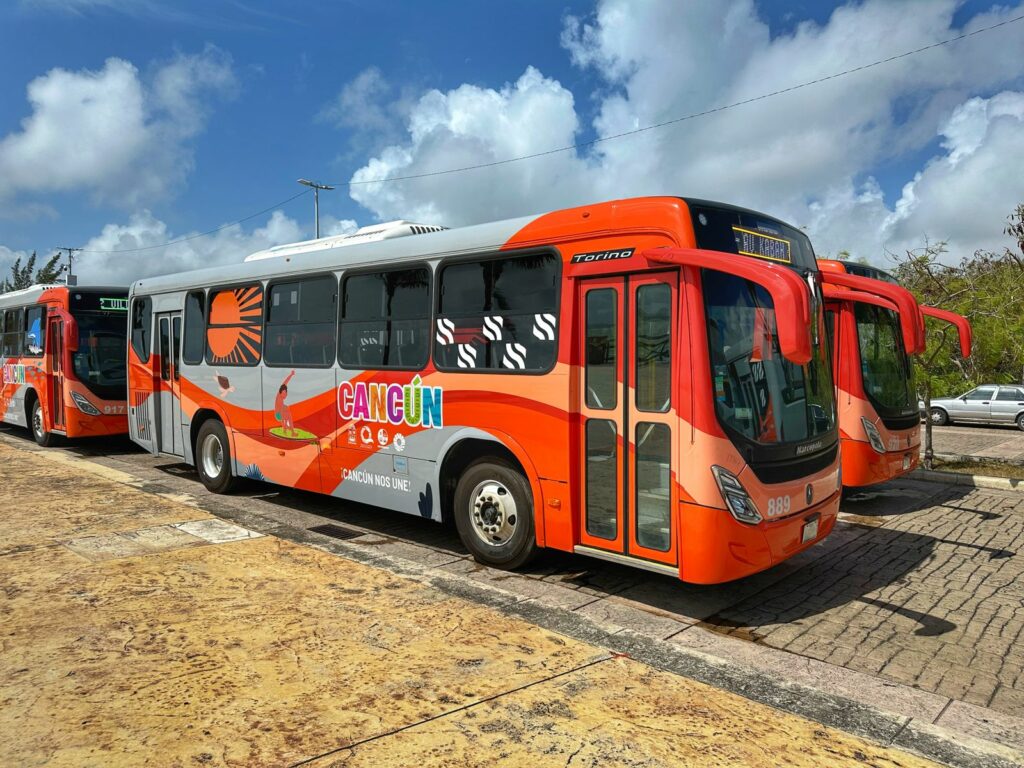 Mercedes-Benz Autobuses Cancún 2 