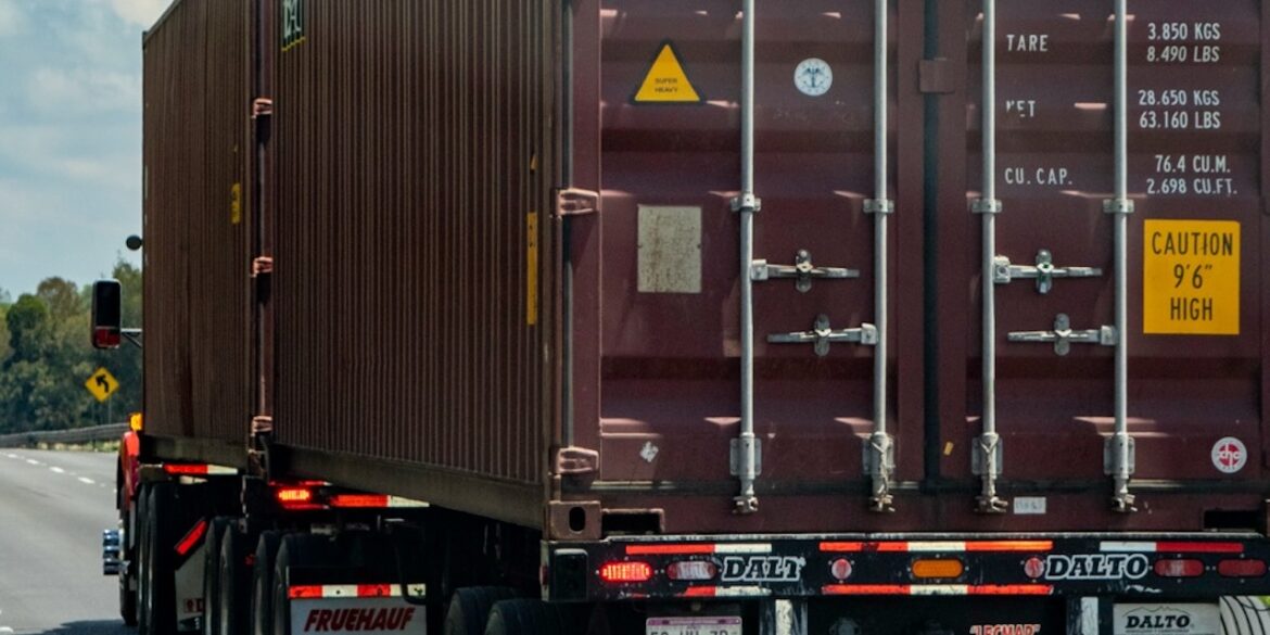 Afiliados a Coparmex registran en promedio cinco robos a transporte diariamente