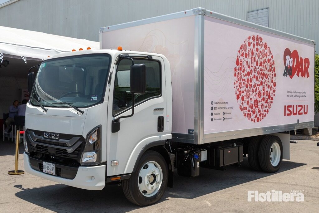 Los vehículos de Isuzu México rodarán para apoyar a los más necesitados.