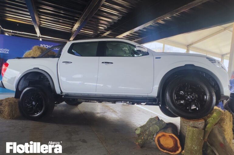 Auteco presenta la nueva pickup eléctrica Rich 7EV y alista su llegada a México