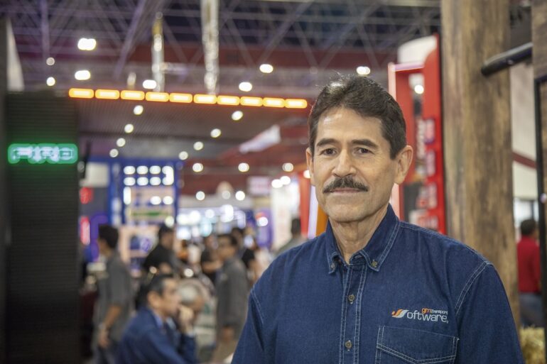 Julián Gaxiola de GM Transport