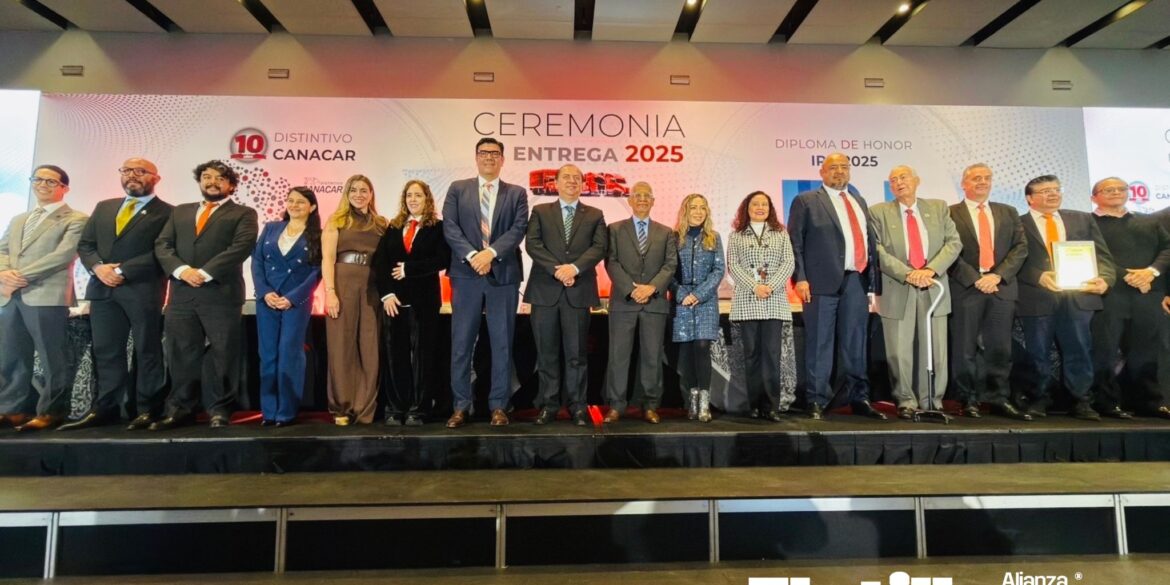 Distintivo CANACAR 2025