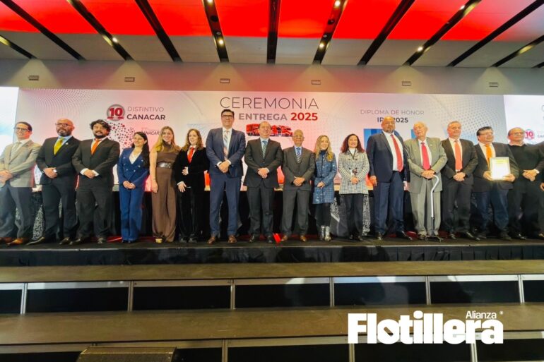 Distintivo CANACAR 2025