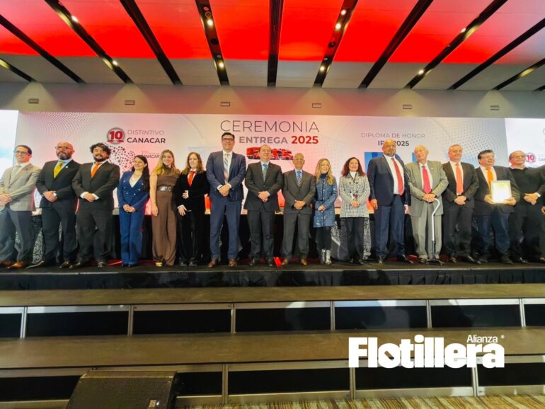 Distintivo CANACAR 2025