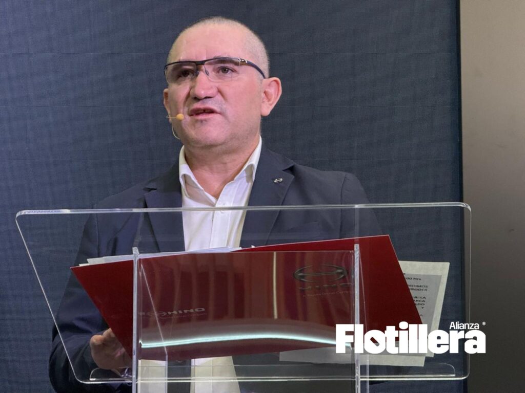 Oswaldo Cacheux, director de Planeación y Mercadotecnia de Hino México