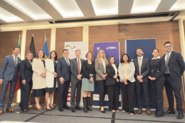 Mujeres Conduciendo el Cambio