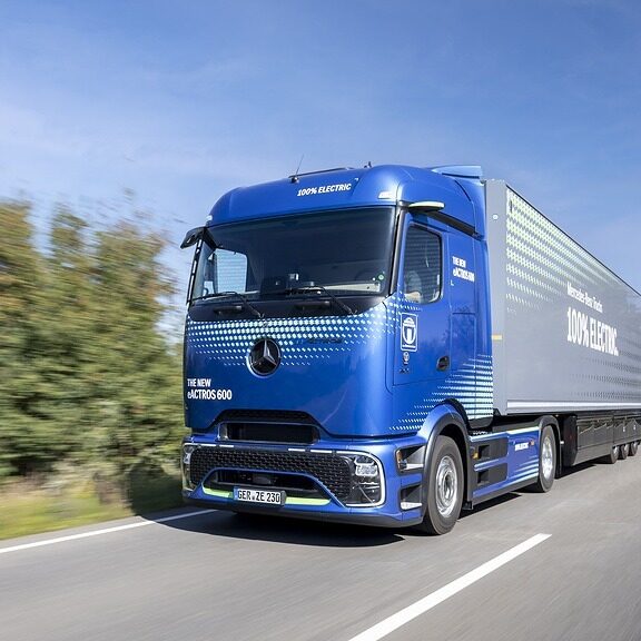 Retro Classics 2026: Mercedes-Benz Trucks Classic startet Jubiläumsjahr „130 Years Trucks“ mit dem ersten Lkw der WeltRetro Classics 2026: Mercedes-Benz Trucks Classic Launches Anniversary Year “130 Years Trucks” with the World’s First Truck