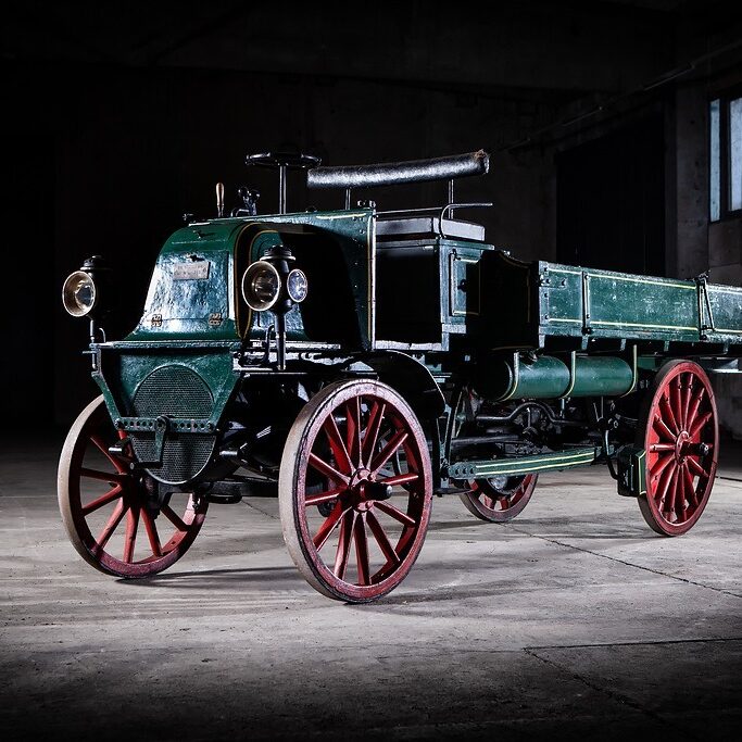 Retro Classics 2026: Mercedes-Benz Trucks Classic startet Jubiläumsjahr „130 Years Trucks“ mit dem ersten Lkw der WeltRetro Classics 2026: Mercedes-Benz Trucks Classic Launches Anniversary Year “130 Years Trucks” with the World’s First Truck