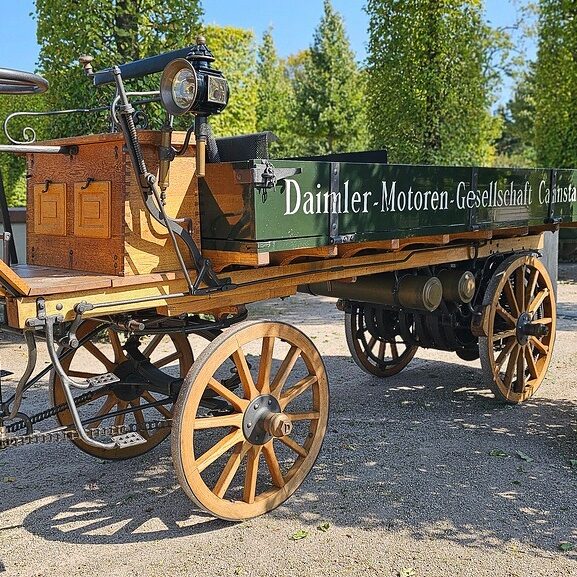 Retro Classics 2026: Mercedes-Benz Trucks Classic startet Jubiläumsjahr „130 Years Trucks“ mit dem ersten Lkw der WeltRetro Classics 2026: Mercedes-Benz Trucks Classic Launches Anniversary Year “130 Years Trucks” with the World’s First Truck