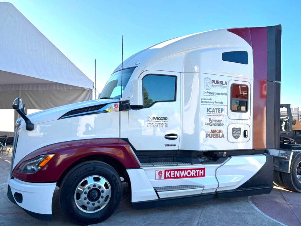 Kenworth T680. Kenworth T680.