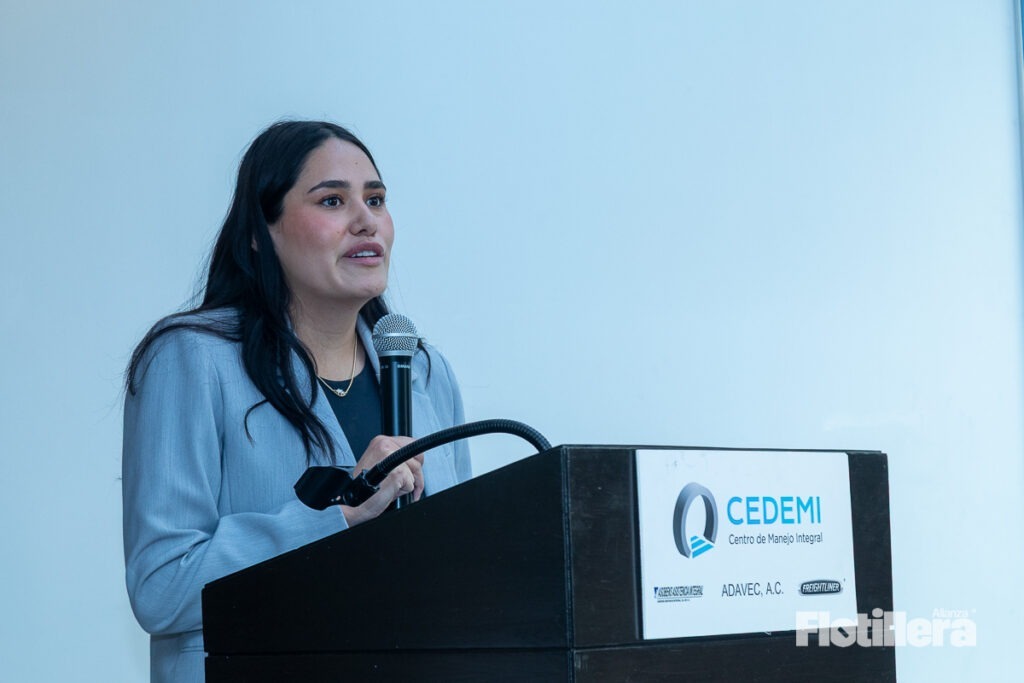 Alexia González, Tesorera General de la Cámara Nacional del Autotransporte de Carga (CANACAR)