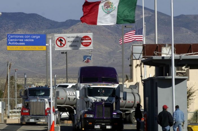 El comercio de transporte transfronterizo entre México y Estados Unidos vía autotransporte registró un alza durante marzo de 1.3%